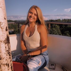 Meet your Posher, Abbie